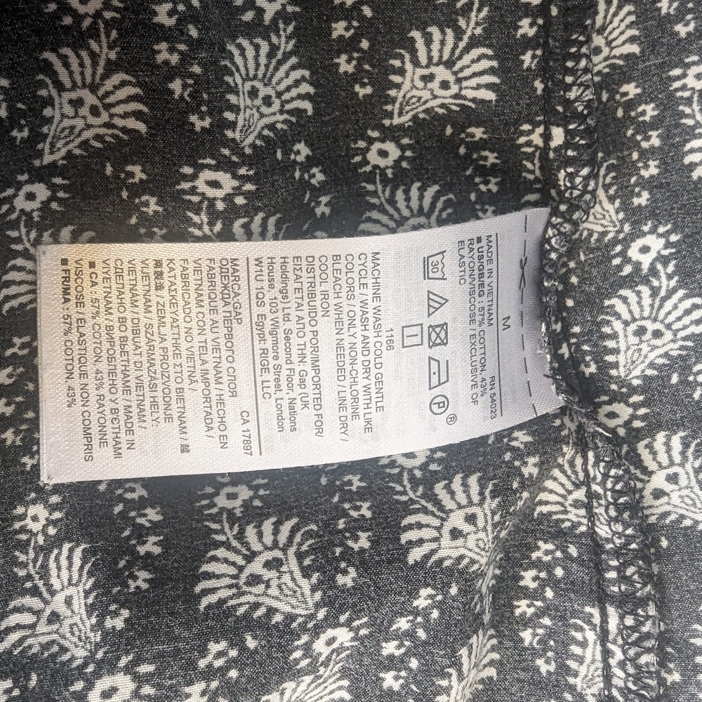 Gap Medium Sleeveless Navy and White Top - Picture 4 of 5
